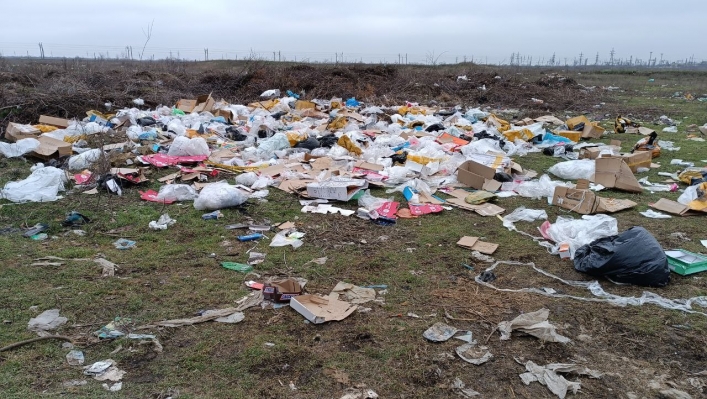 Цирк на свалке - полицаи из Акимовки рассказали, как будут разбираться с мусором и другими веществами (фото)